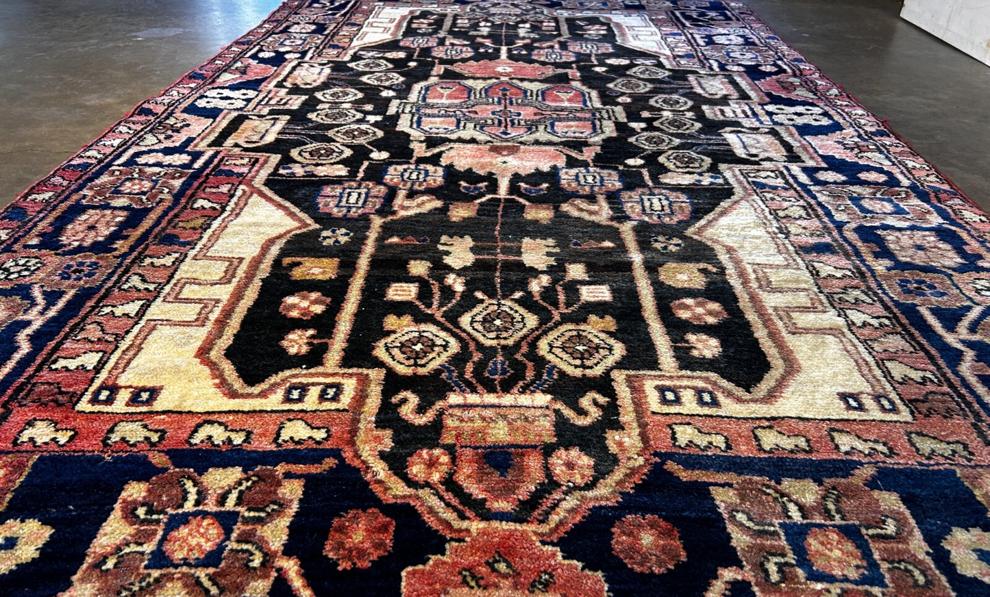 4'7" x 7'10'' Hand-Knotted 100% Lamb Wool Carpet - Nahavande Area Rug