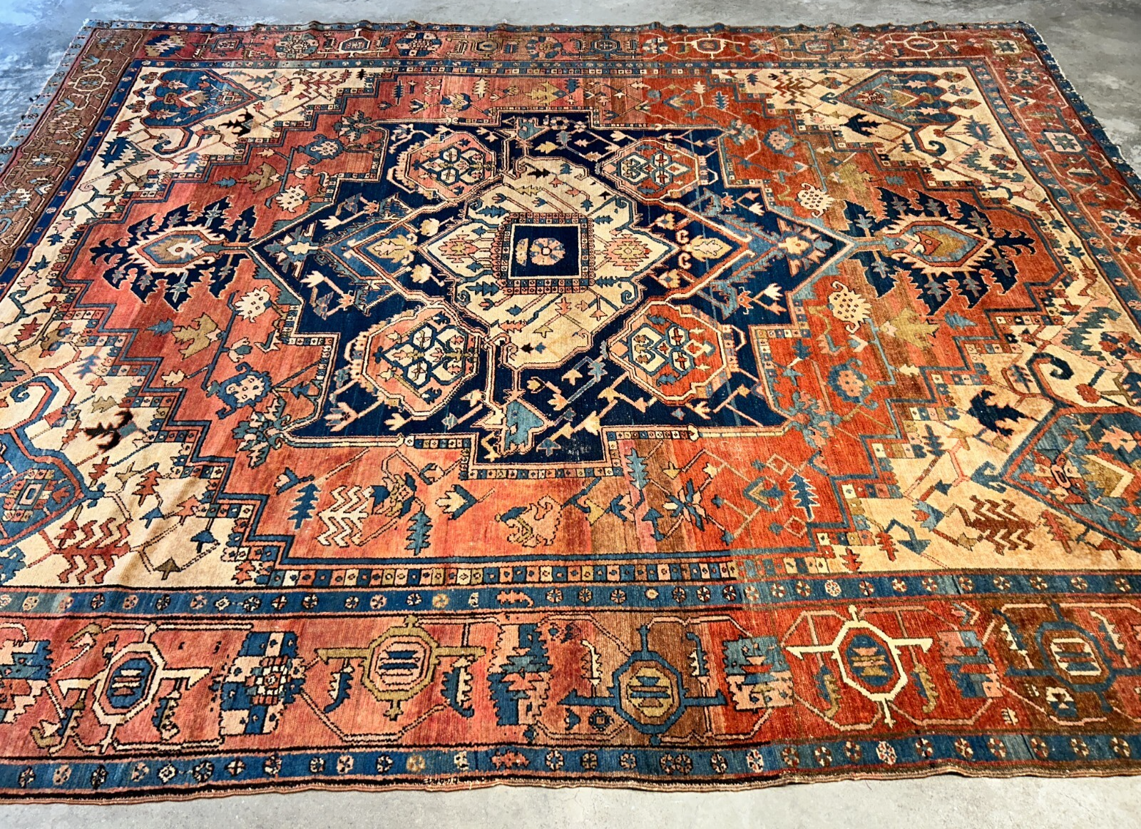 Collector Item - 9'8"x11'10 Antique Fine Wool Herize Serapy Hand-Knotted Rug