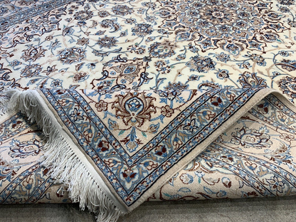 4'11"x7'2" Very Fine Hand-Knotted Wool & Silk Blend Naine Carpet - Area Rug