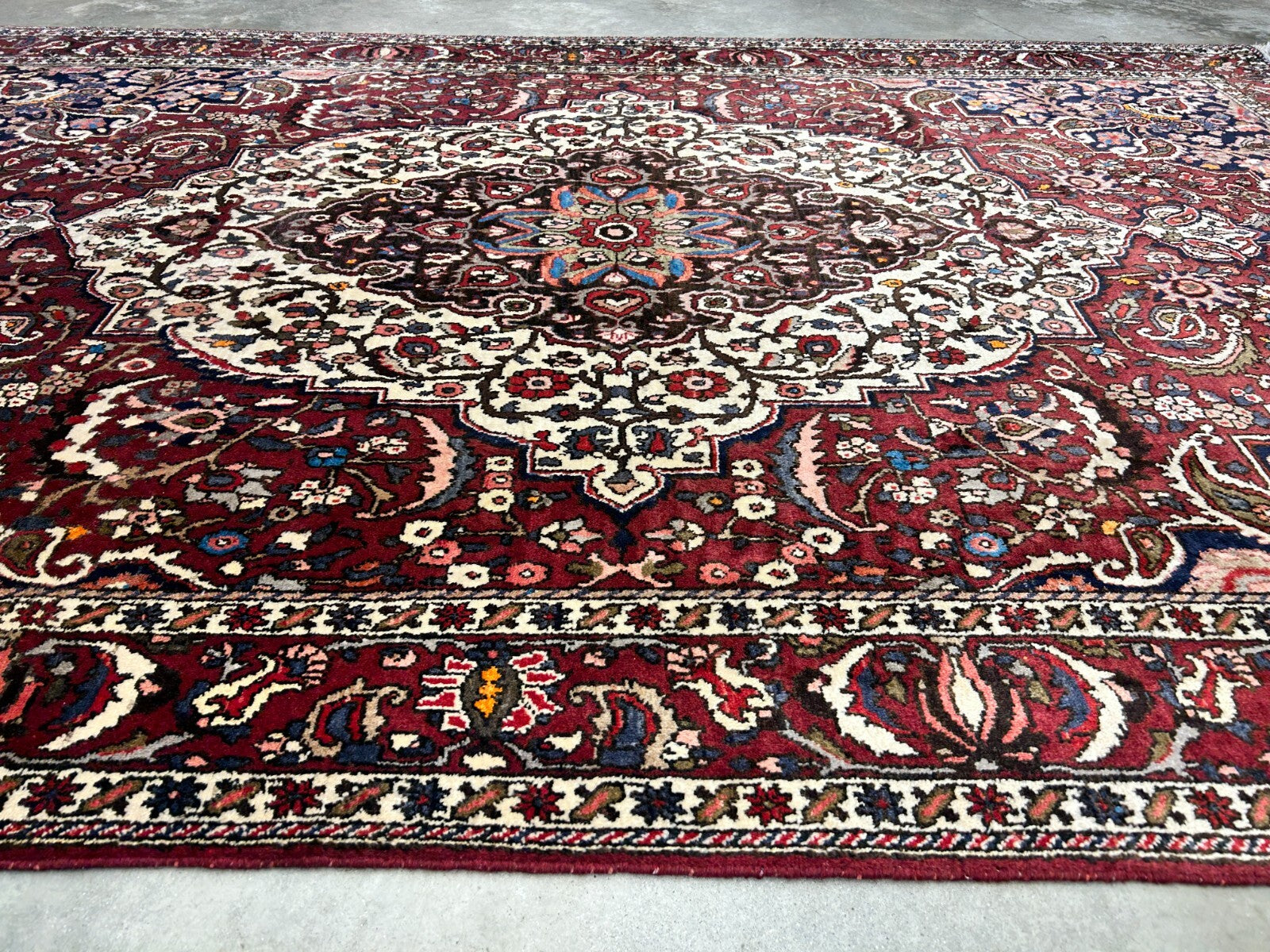 7'0"x10'3" Hand-Knotted 100% Wool Pile Bakhtiarie Carpet - Area Rug