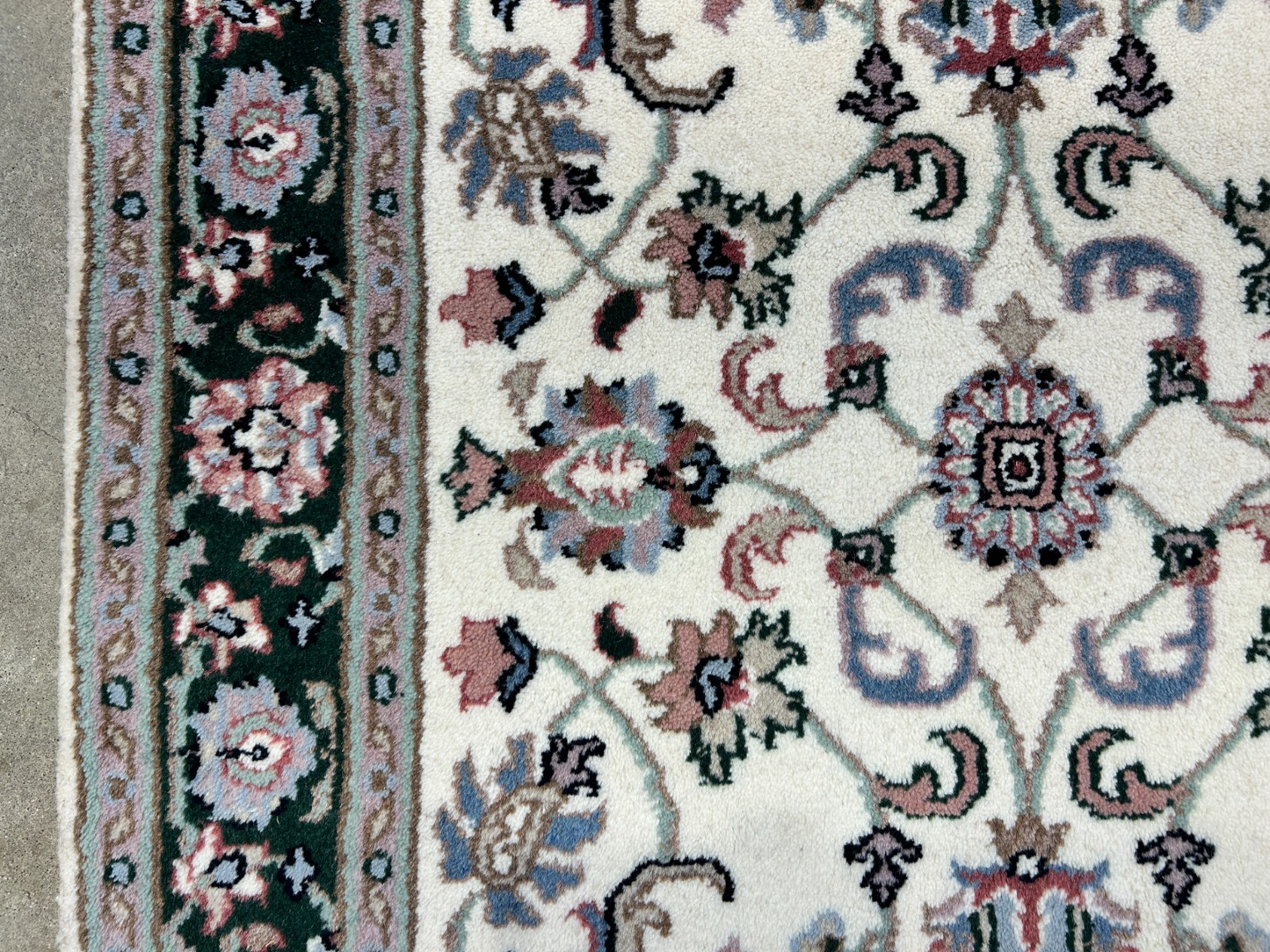 2'1"x5'1" Hand-Knotted 100% Wool Pile All-Over Area Rug