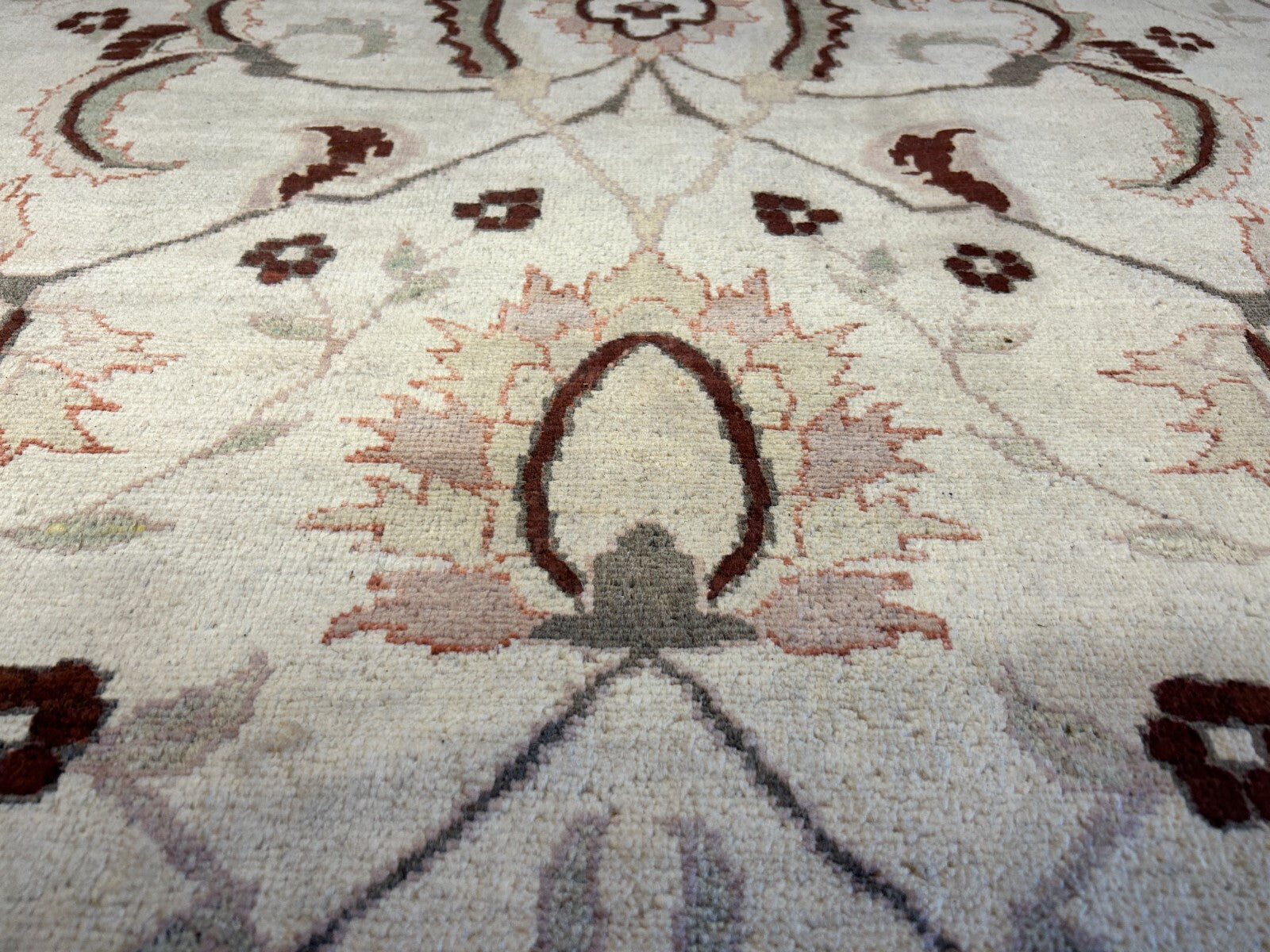 7'1"x9'1" Hand-Knotted 100% Wool Pile Indian Arut Carpet - Area Rug