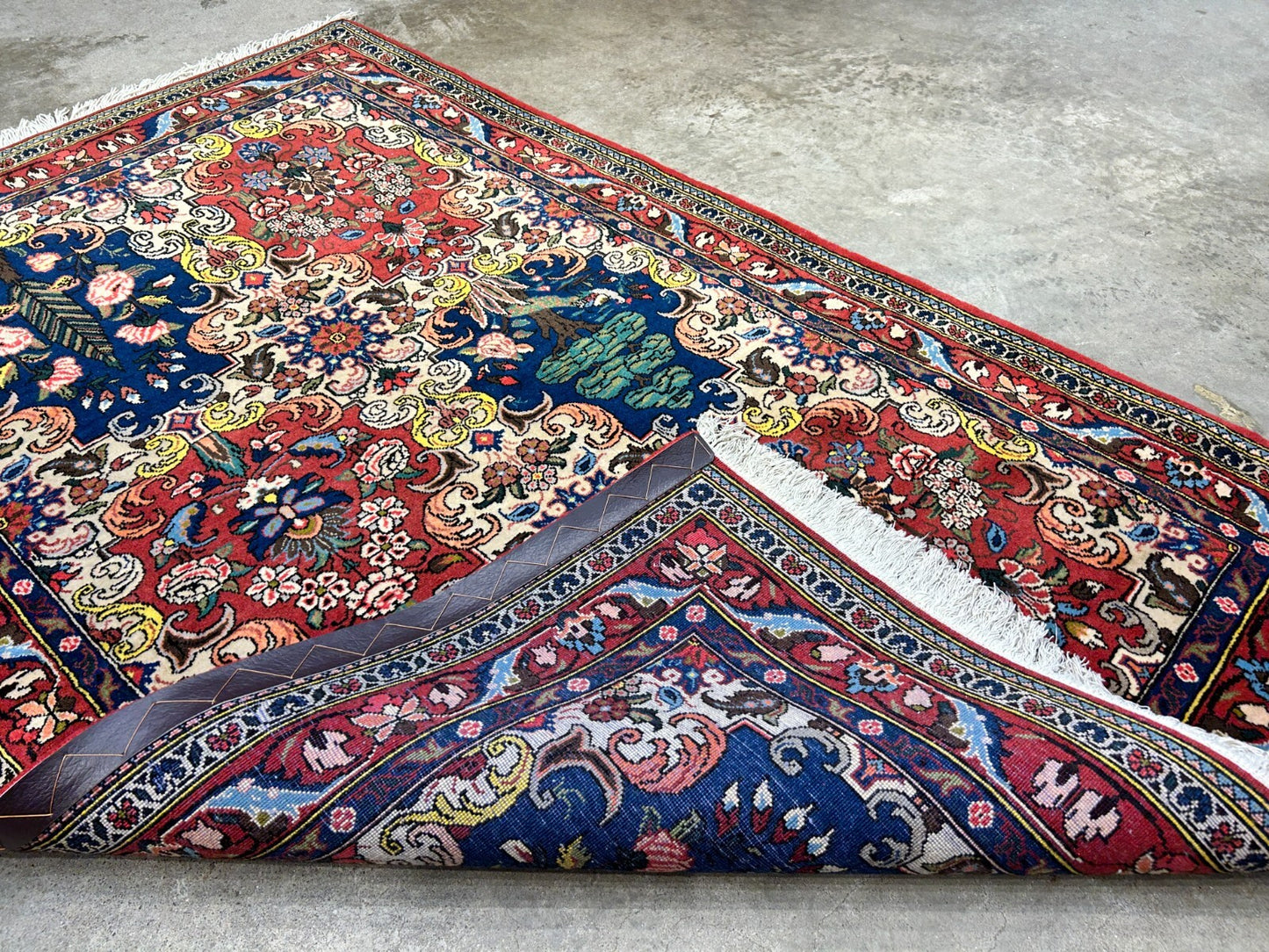 3'5"x5'2" Hand-Knotted 100% Lamb Wool Bakhtiarie Carpet - Area Rug