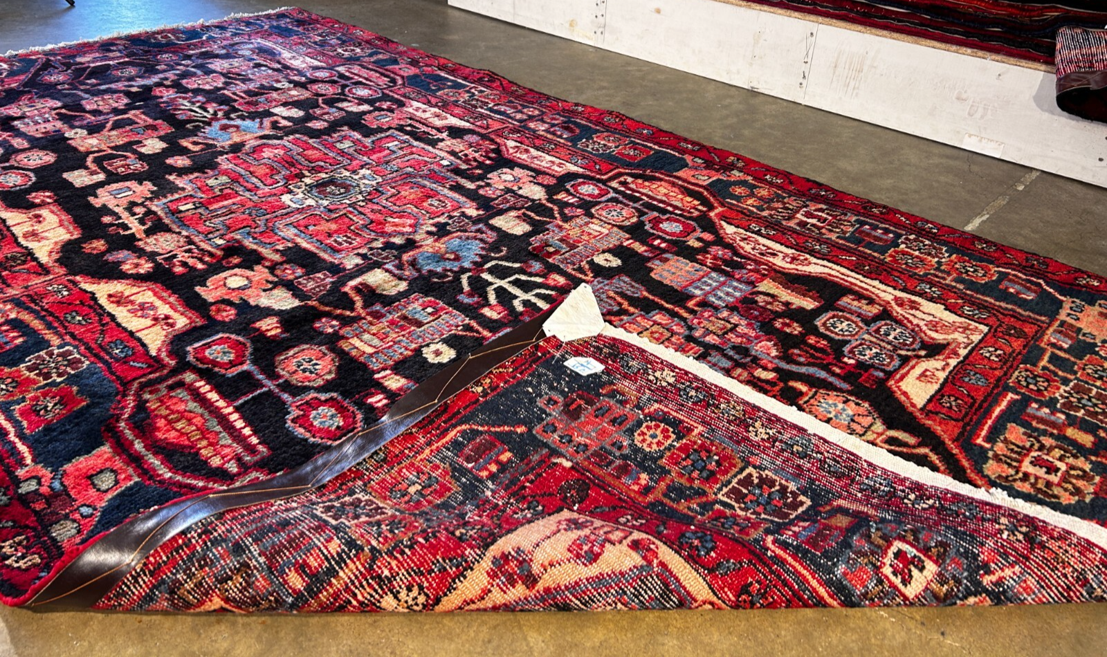 4'9" x 8'8" Hand-Knotted 100% Wool Pile Nahavande Area Rug