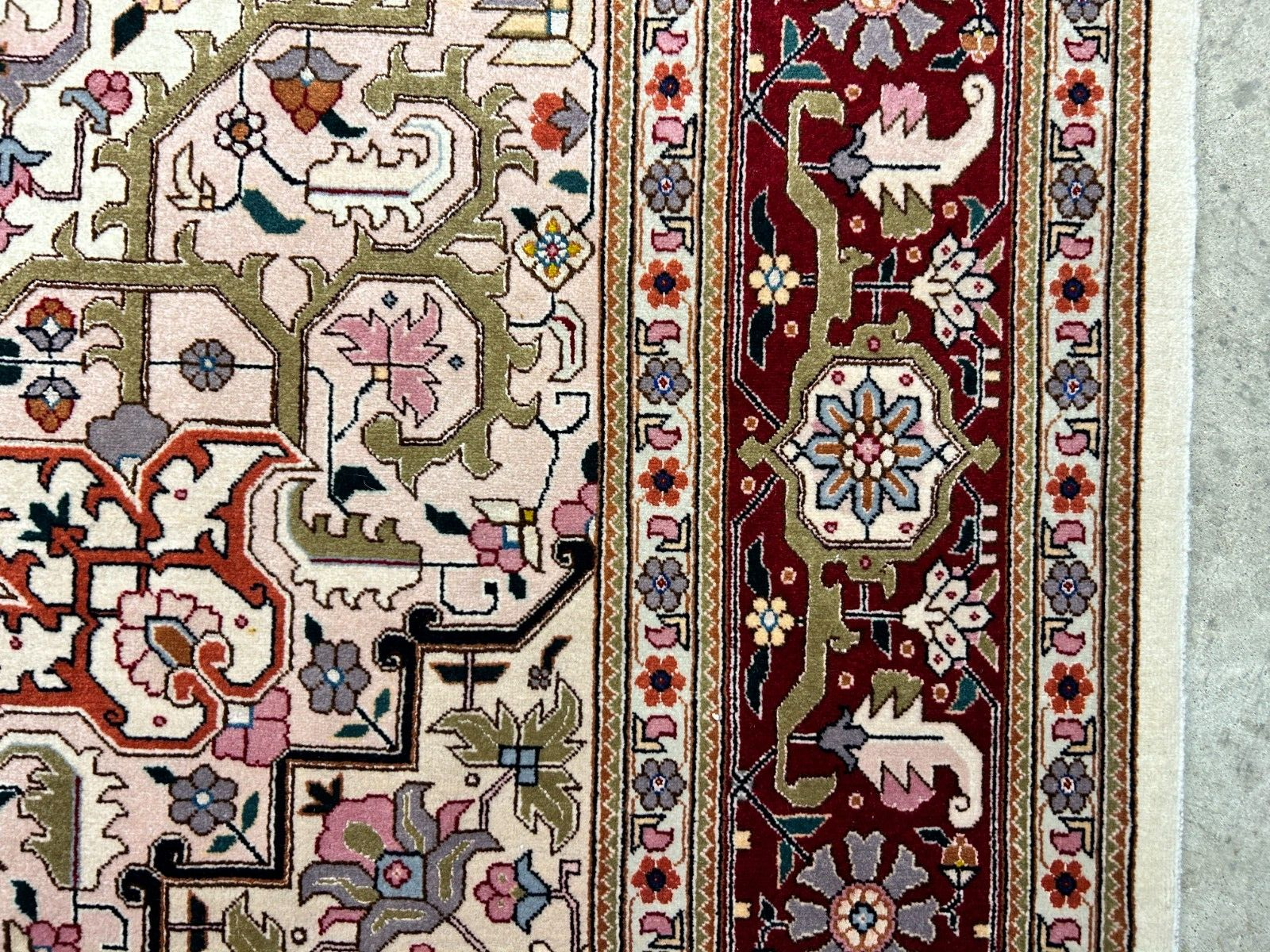 6'8"x10' Fine Hand-Knotted Wool & Silk Blend Tabrize Herize Carpet - Area Rug