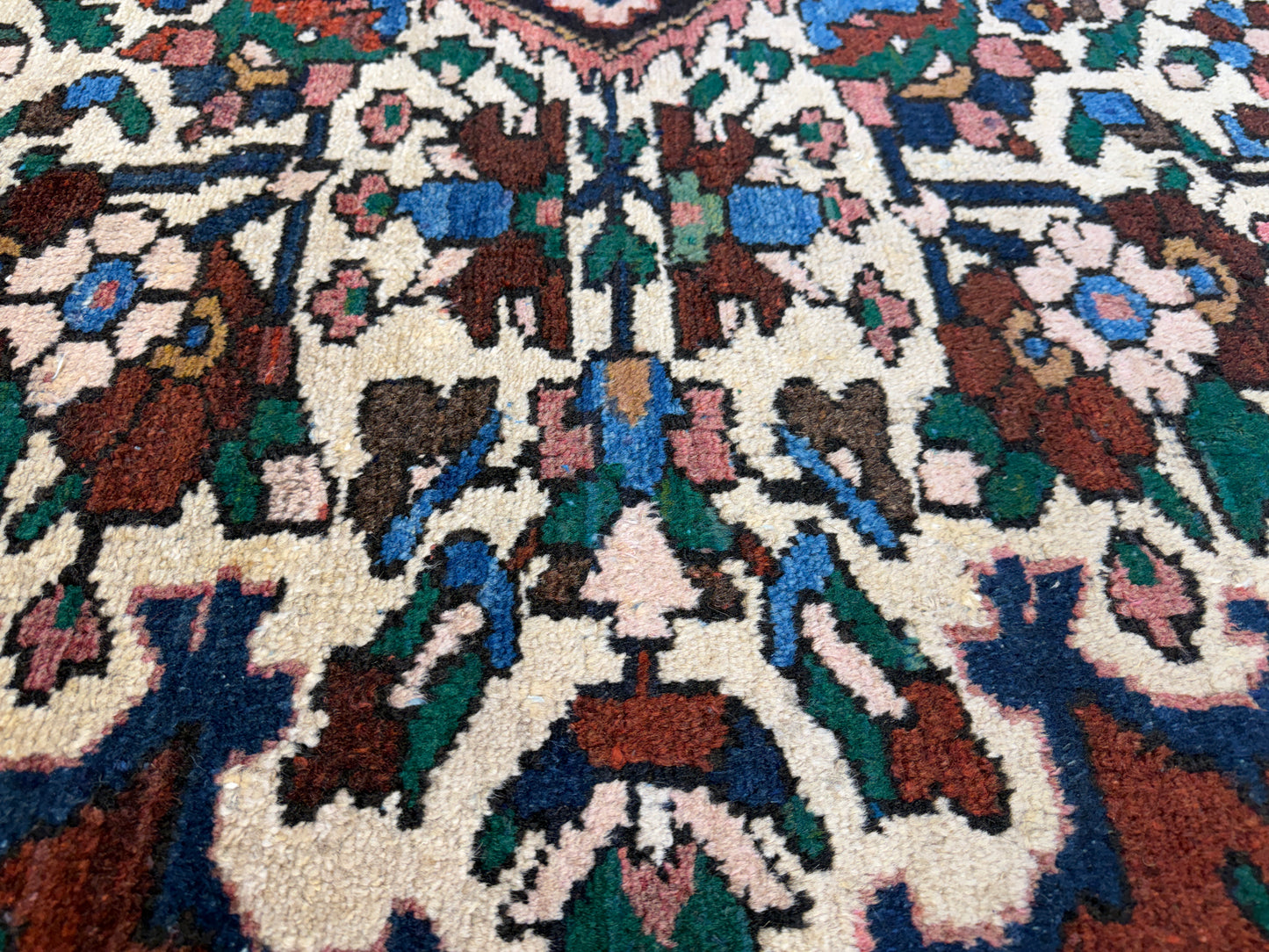 9’10”x13’10” Hand-Knotted Persian Bakhtiari Area Rug