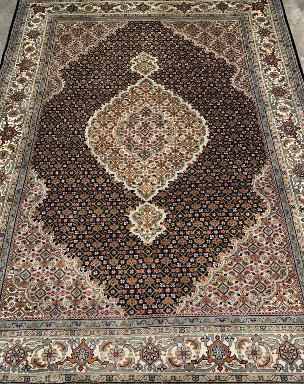 5'7"x7'7" Hand-Knotted Silk & Wool Tabrize Area Rug - Handmade Carpet 5x7