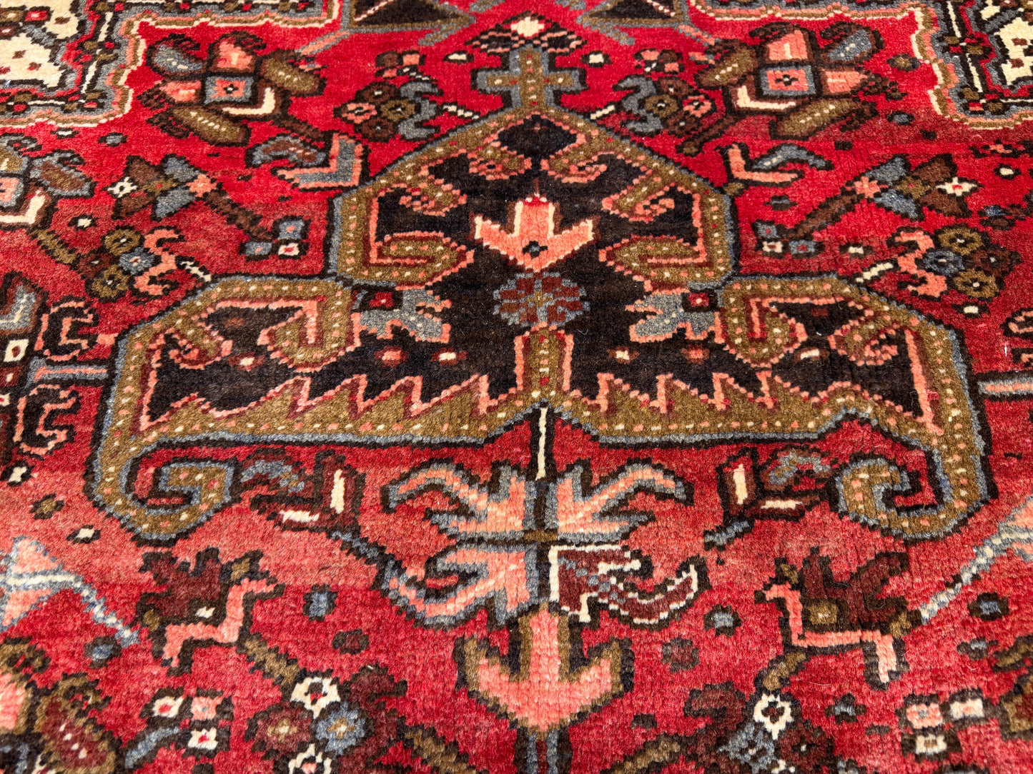 9’8”x12’6” Hand-Knotted Persian Heriz Area Rug