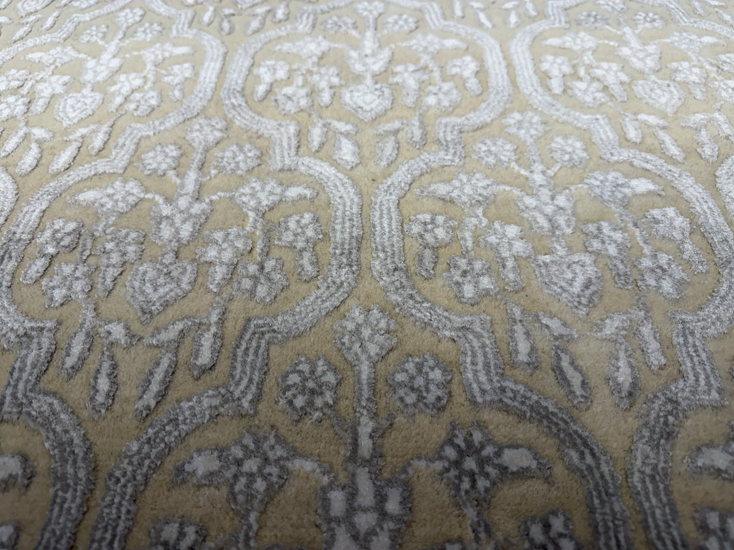 7’9”x10’ Hand-Knotted Carved Wool & Silk All-Over Area Rug
