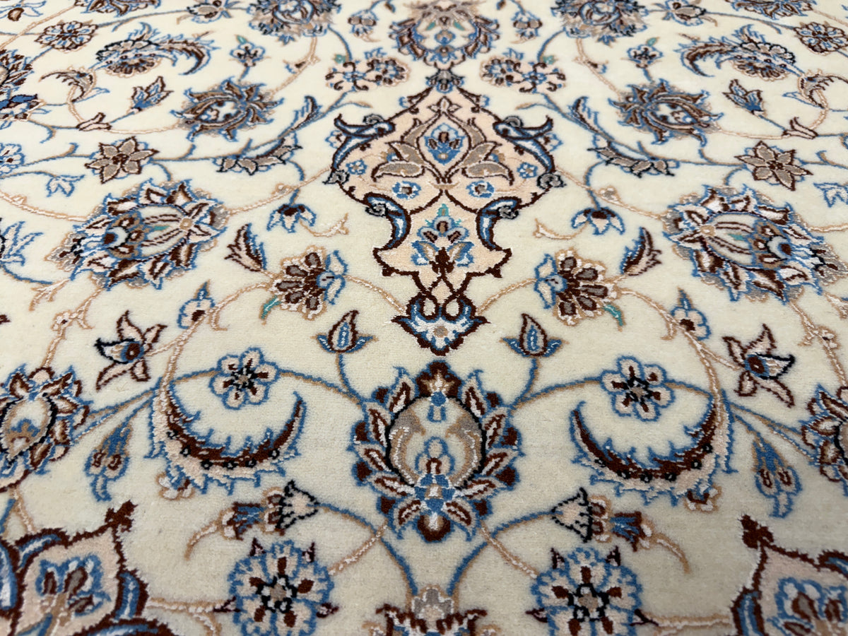 Hand-Knotted 6 La Persian Nain Rug - 4’11”x7’2”