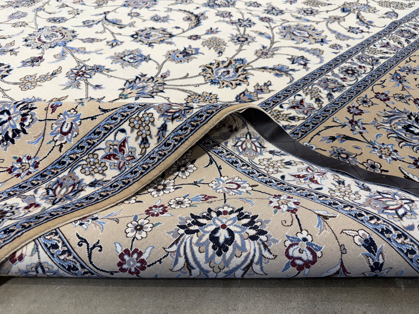 9’10”x12’11” Very Fine Hand-Knotted Persian Nain Signed Area Rug