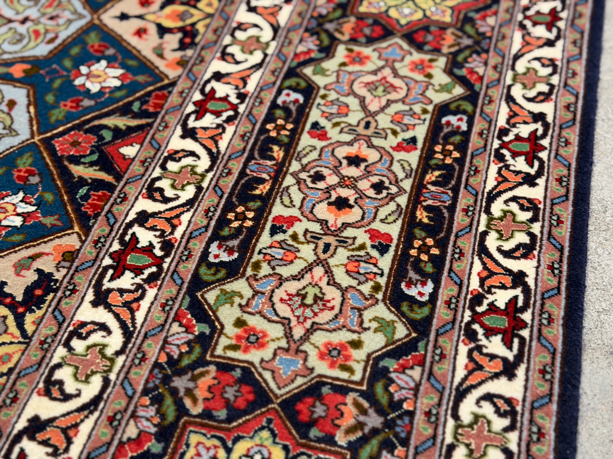Hand-Knotted 60 Raj Persian Tabriz Rug - Dome Design - 6'8"x10'7"