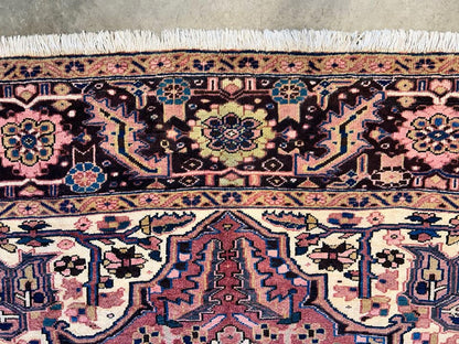 8’ x 11’3” Hand knotted Persian Heriz Rug