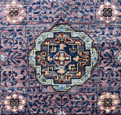8’5”x9’10” Hand-Knotted Wool Mamluk Medallion Area Rug