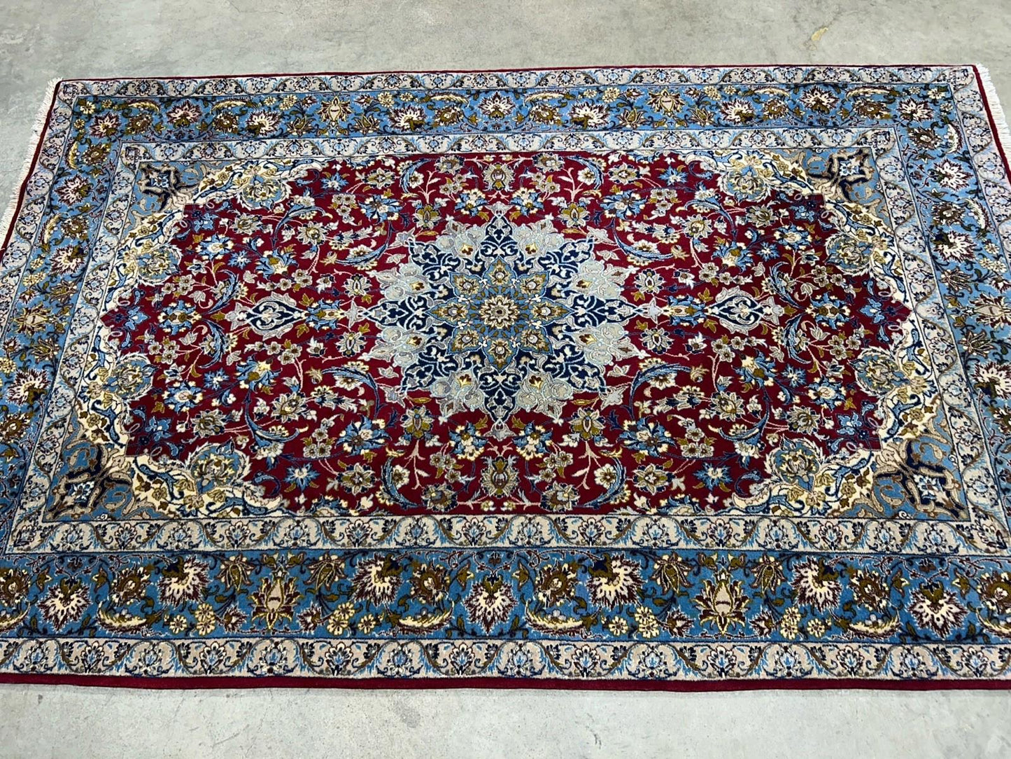 3’7”x5’3” Hand-Knotted Fine Wool & Silk Isfahane  Area Rug - Handmade Carpet 3x5