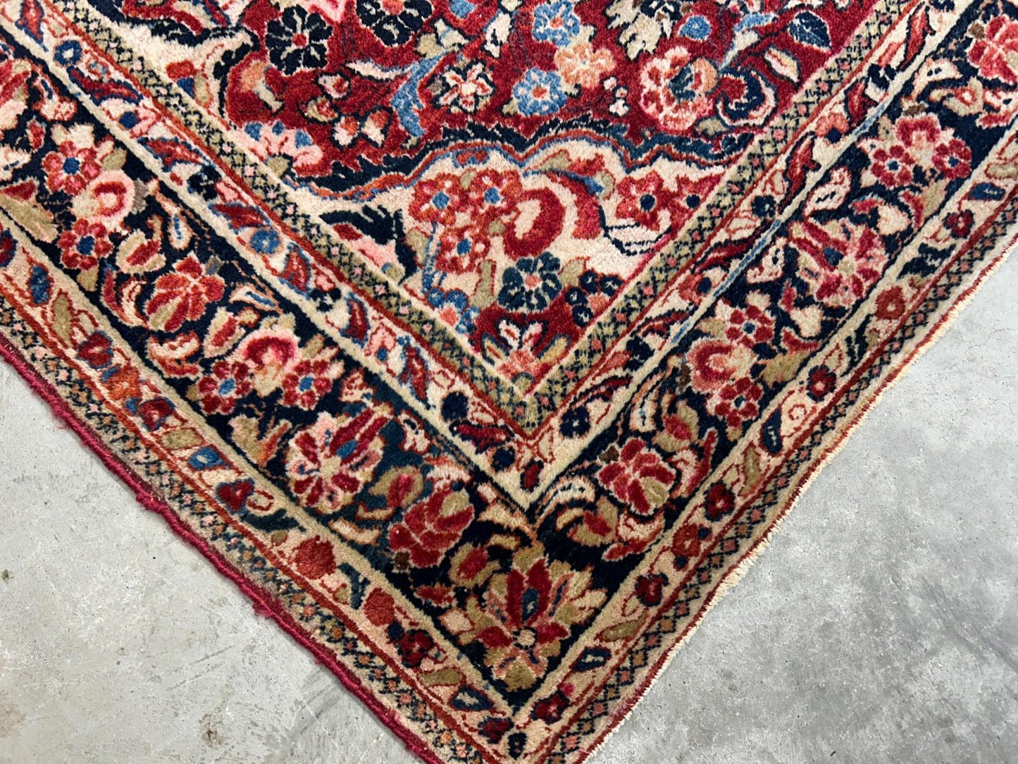 4'3"x6'4" Antique Hand-knotted Wool Sarouke Area Rug - Handmade Red 4x6 Carpet