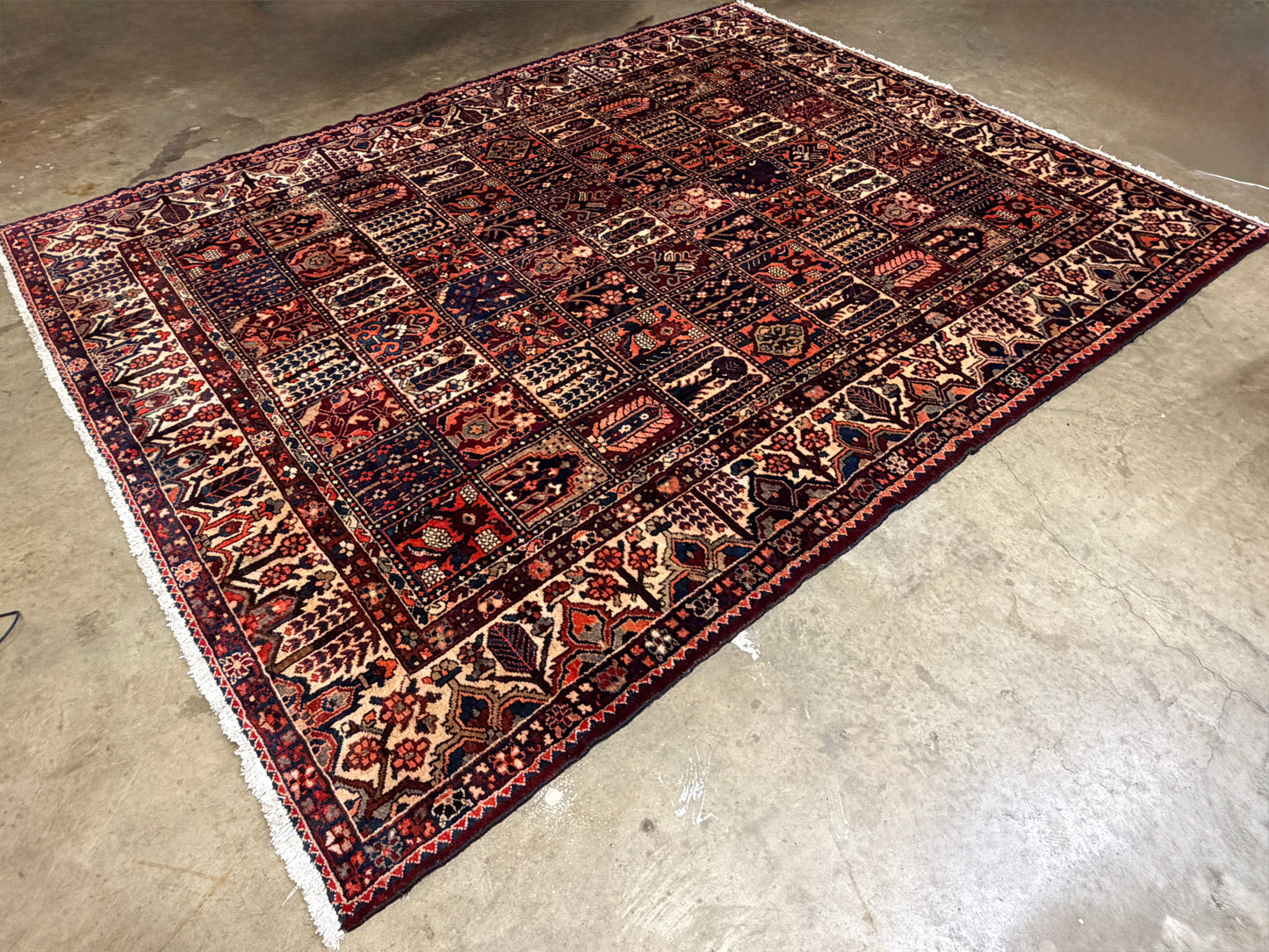 Hand-Knotted Persian Bakhtiari Rug - 9’11”x12’7”