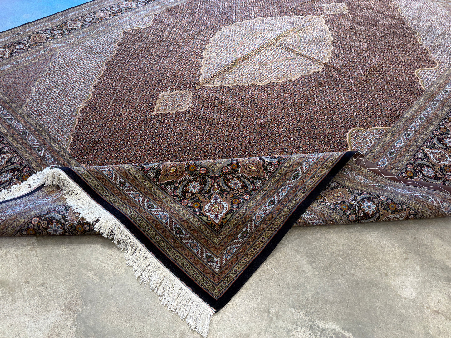 9’8”x12’10” Fine Hand-Knotted Persian Tabriz Mahi Area Rug