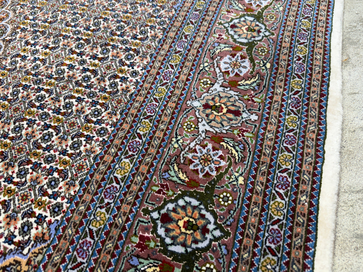 Hand-Knotted Persian Tabriz Mahi Rug - 4'9"x6'7"
