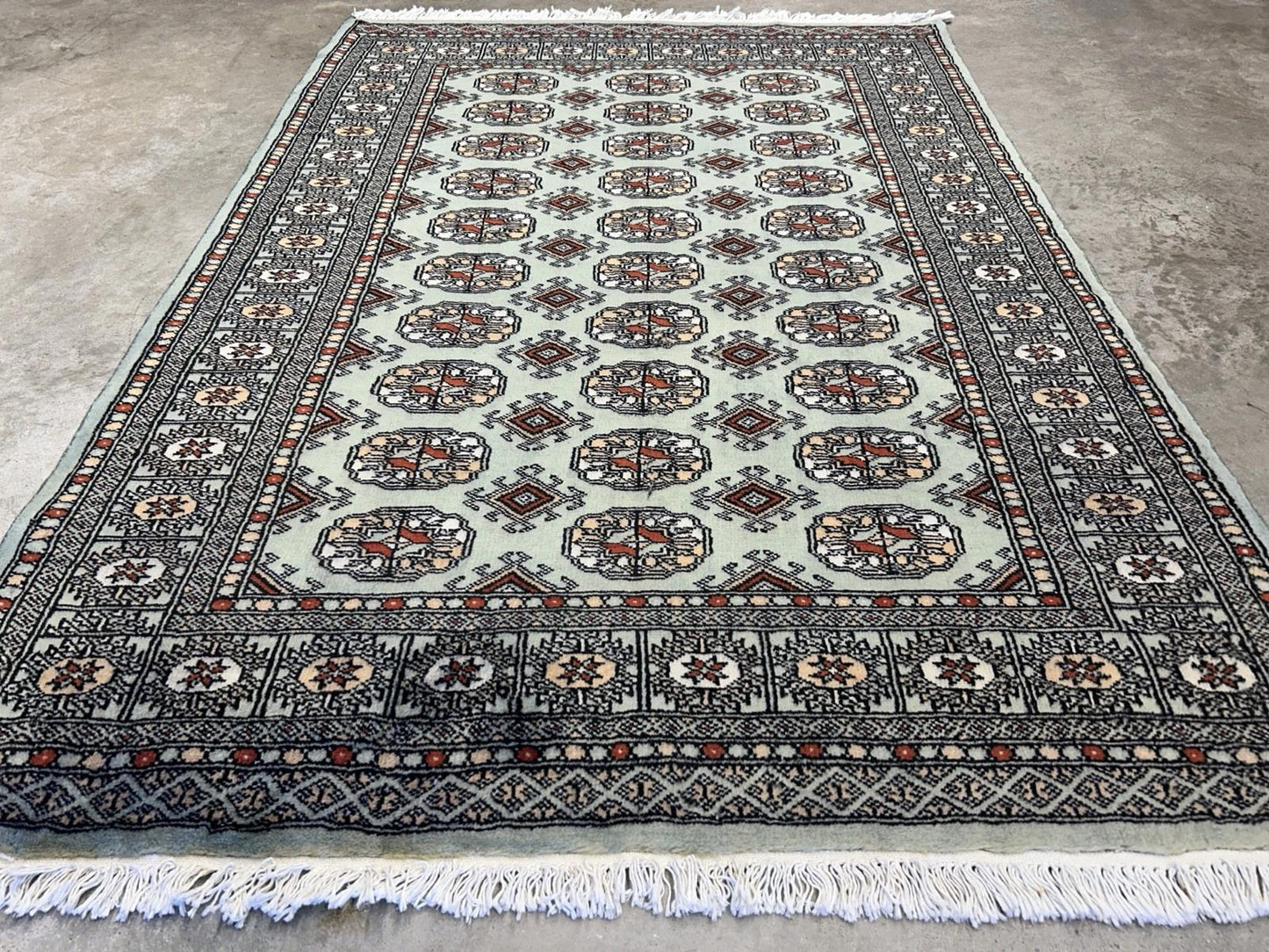 4’x6’ Hand-knotted Bokhara Area Rug