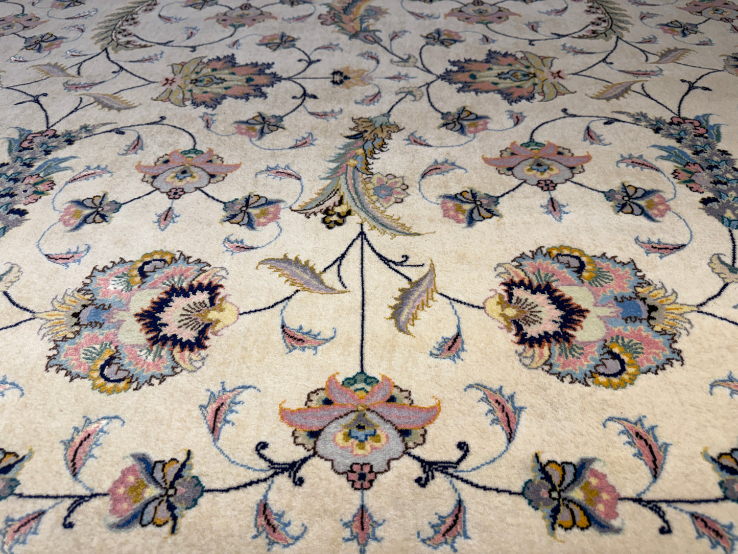 9’9”x13’4” Very Fine Hand-Knotted Persian Tabriz 80 Raj Signed Area Rug