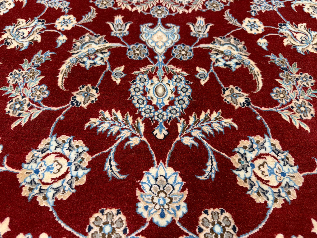 Hand-Knotted 6 La Persian Nain Rug - Signed Habibian - 5'3"x7'3"