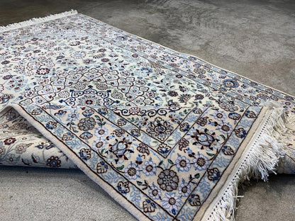 3'2"x4'7" Very Fine Handmade Wool & Silk  Persian Nain Rug