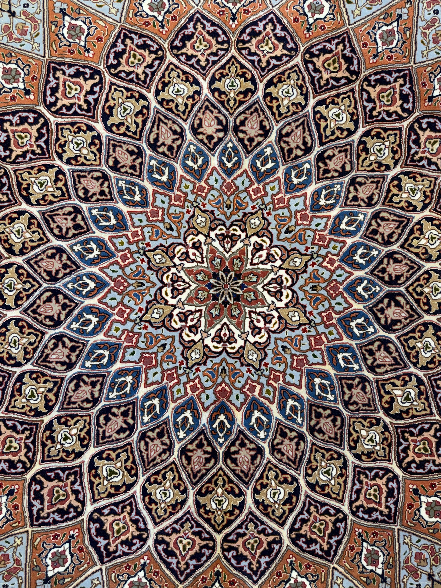 Hand-Knotted 60 Raj Persian Tabriz Rug - Dome Design - 10’x13’4”