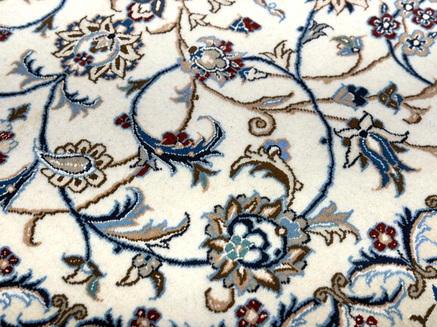 Hand-Knotted 6 La Persian Nain Rug - 5’5”x9’1”