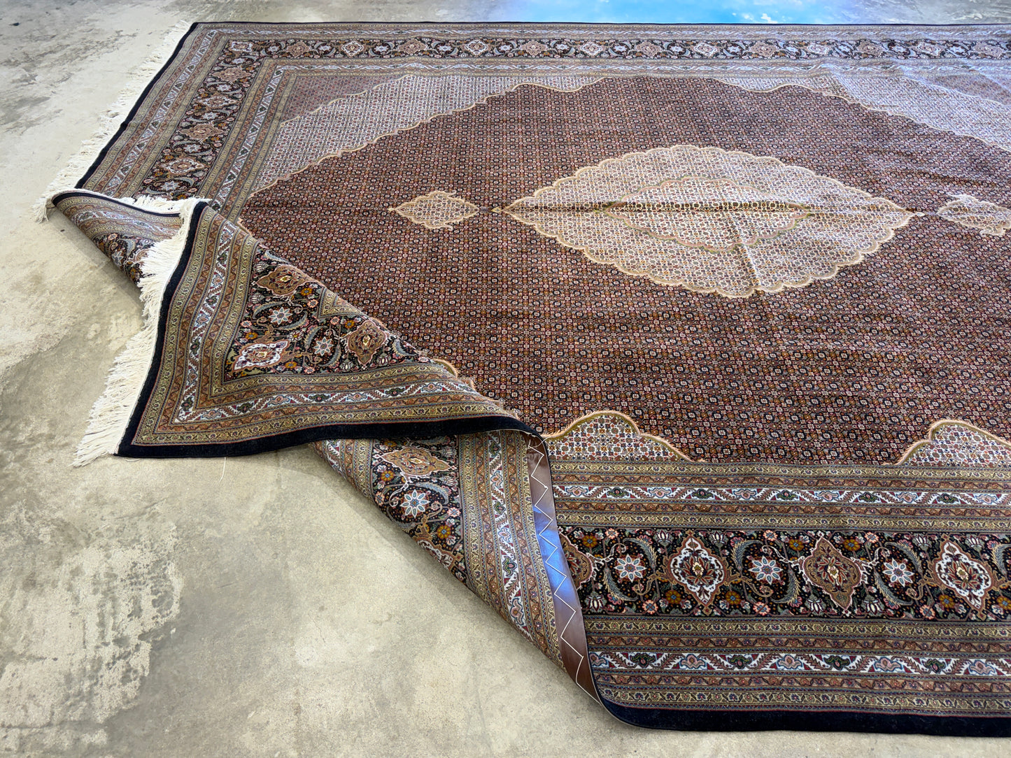 9’8”x12’10” Fine Hand-Knotted Persian Tabriz Mahi Area Rug