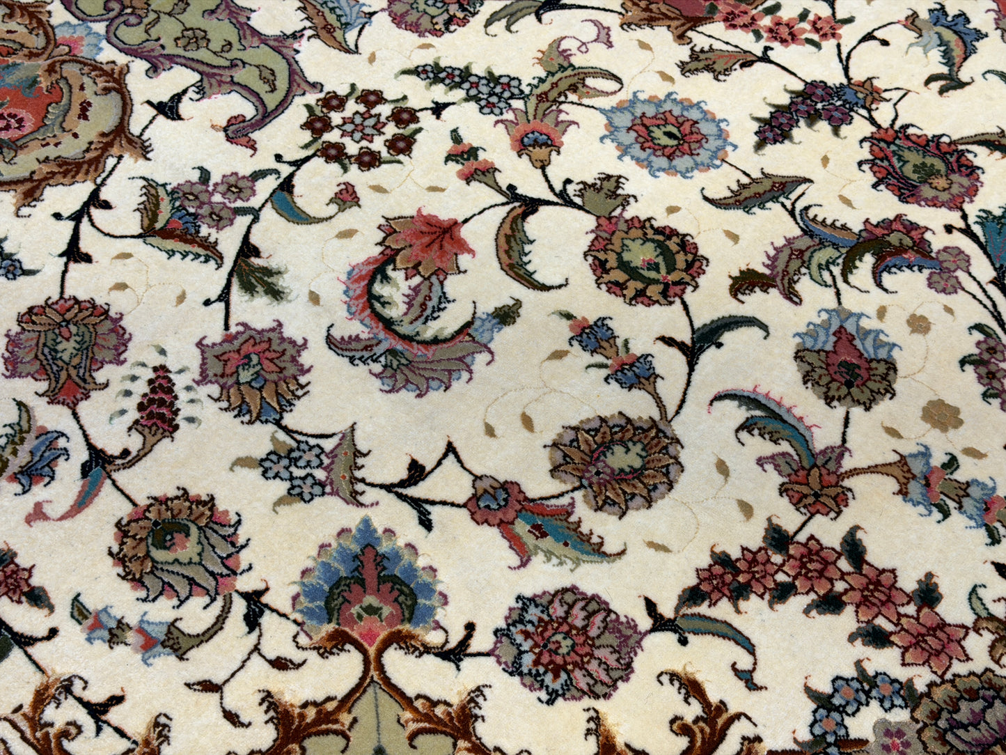 10’x12’9” Fine Hand-Knotted Persian Tabriz Area Rug