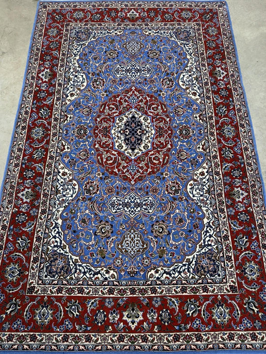 4’6”x7’9” Hand-Knotted Fine Wool & Silk Isfahane Area Rug - Blue 4x8