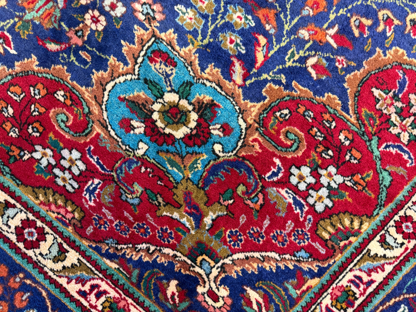 9’11”x13’3” Hand-Knotted Persian Tabriz Rug