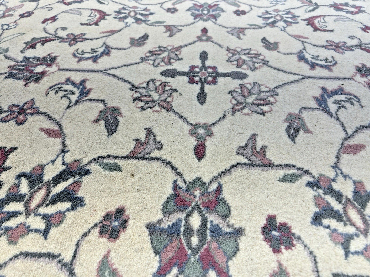 4’1”x6’2” Hand-knotted Wool All-Over Rug - Traditional Oriental Carpet
