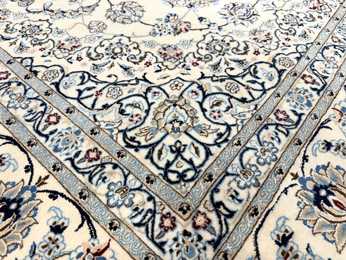 Hand-Knotted 6 La Persian Nain Rug - 5'7"x9'