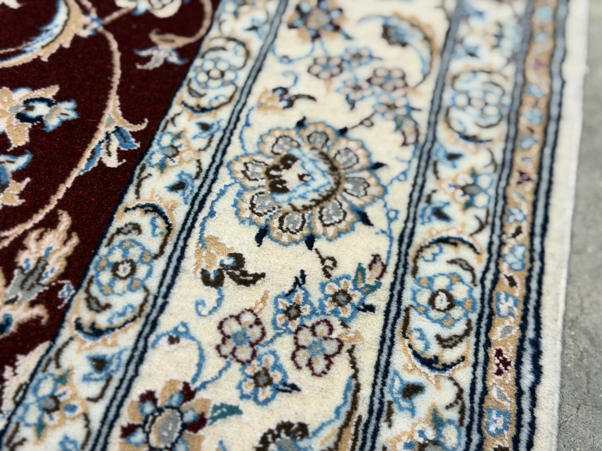 Hand-Knotted 6 La Persian Nain Rug - 4'1"x6'4"