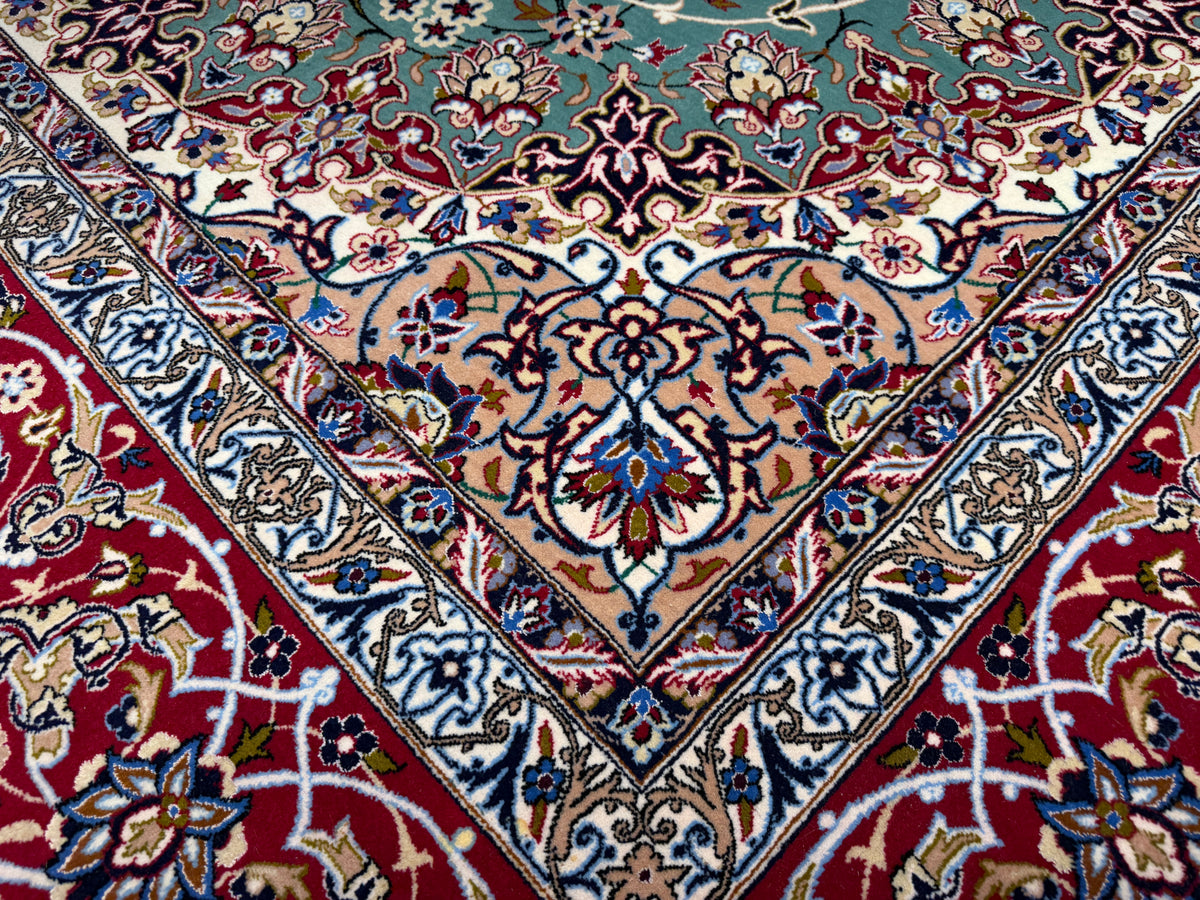 Hand-Knotted Persian Isfahan Rug - Signed Davari - 6’9”x10’