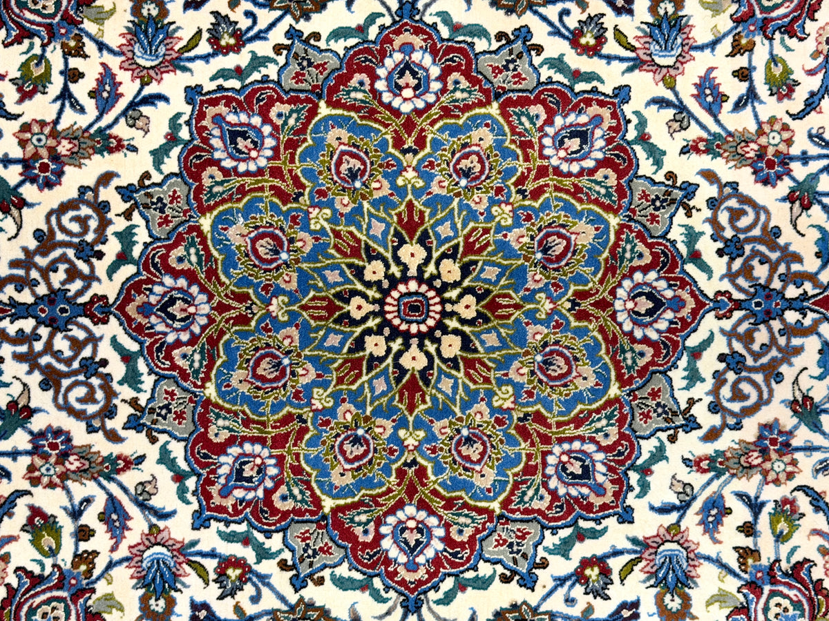 Hand-Knotted Persian Isfahan Rug - 5’2”x7’10”