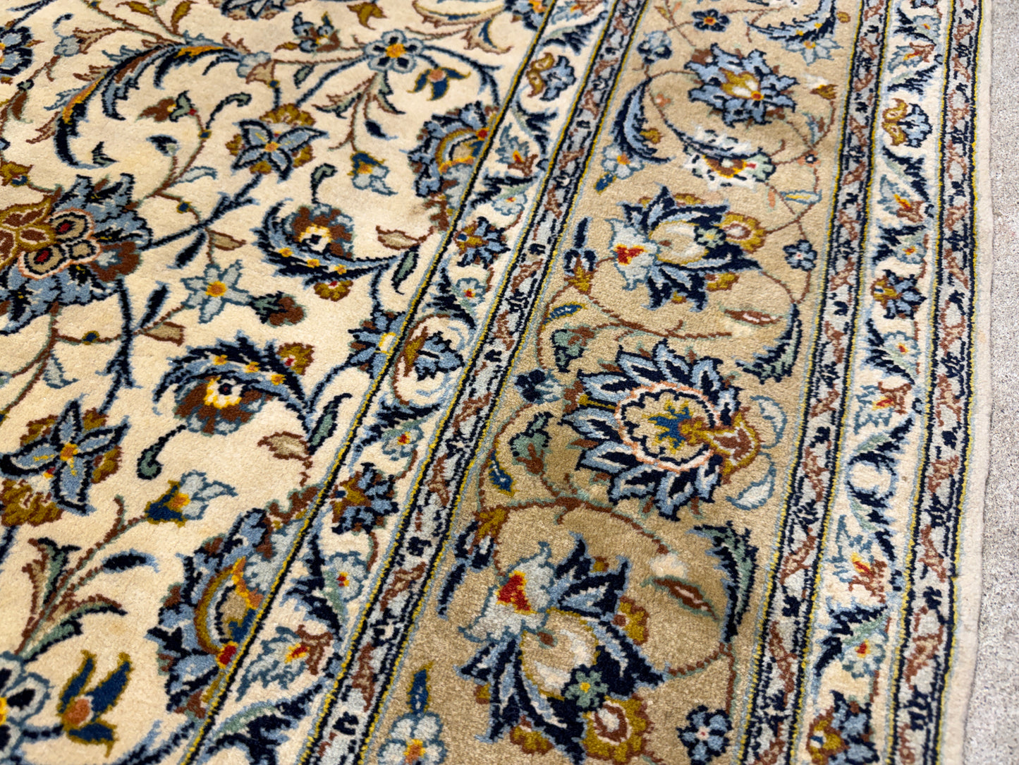 Hand-Knotted Persian Kashan Rug - 4’5”x7’5”