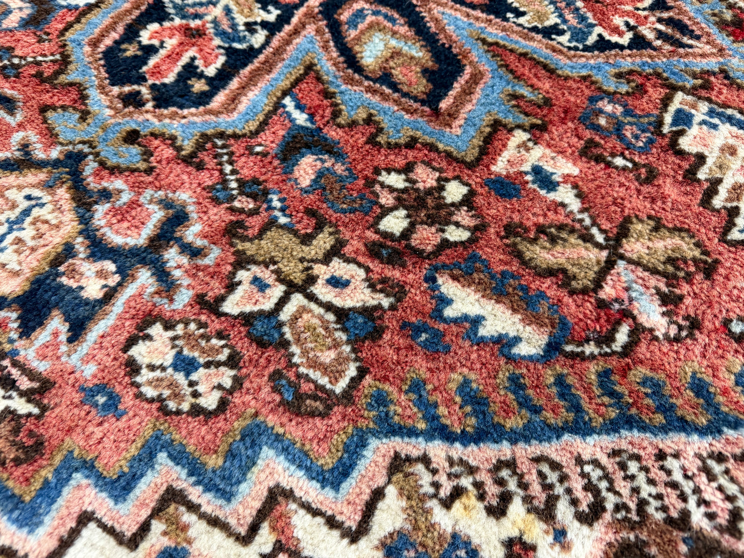 4’3”x4’10” Hand-Knotted Wool Heriz Persian Rug 4x5 Red Handmade Carpet