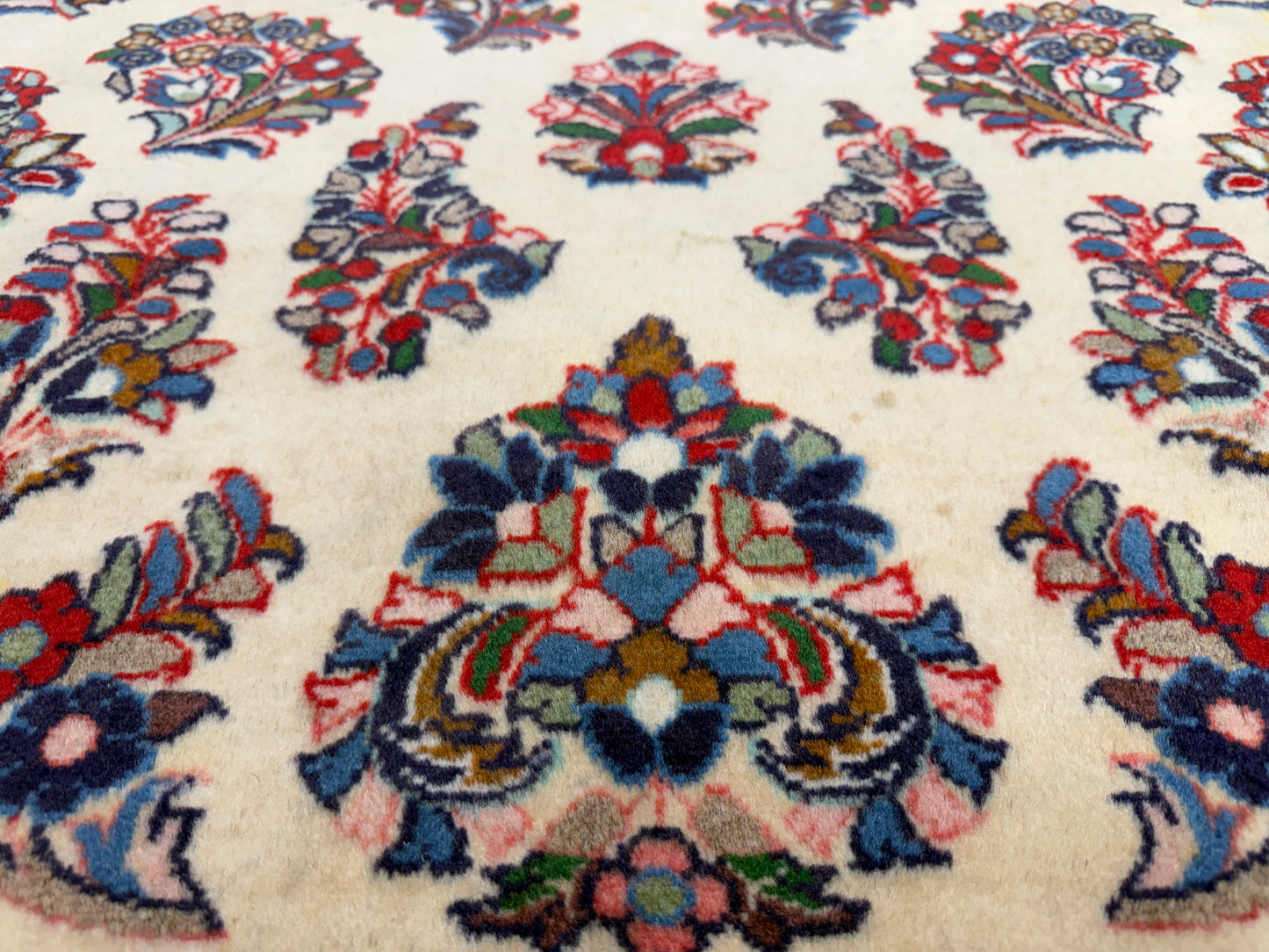 Hand-Knotted Persian Sarouk Rug - 4’3”x6’7”