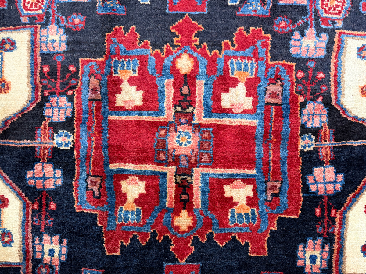 Hand-Knotted Persian Nahavand Rug - 4'8"x8'6"