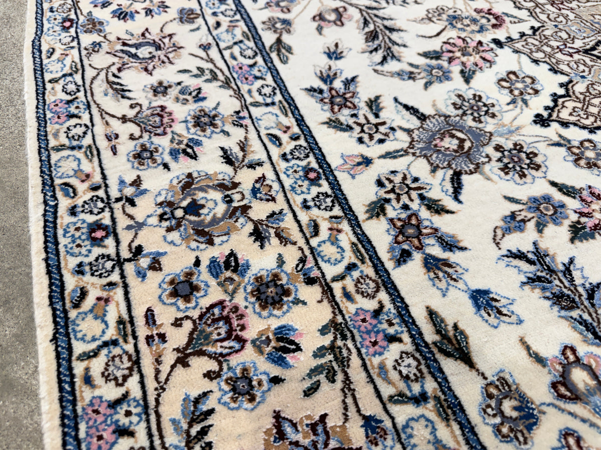 Hand-Knotted 6 La Persian Nain Rug - 4'3"x6'10"