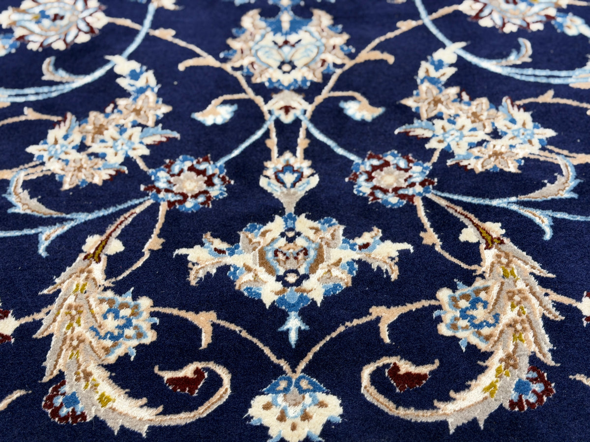 Hand-Knotted Persian Nain 9 La Rug - 6'5"x10'1"