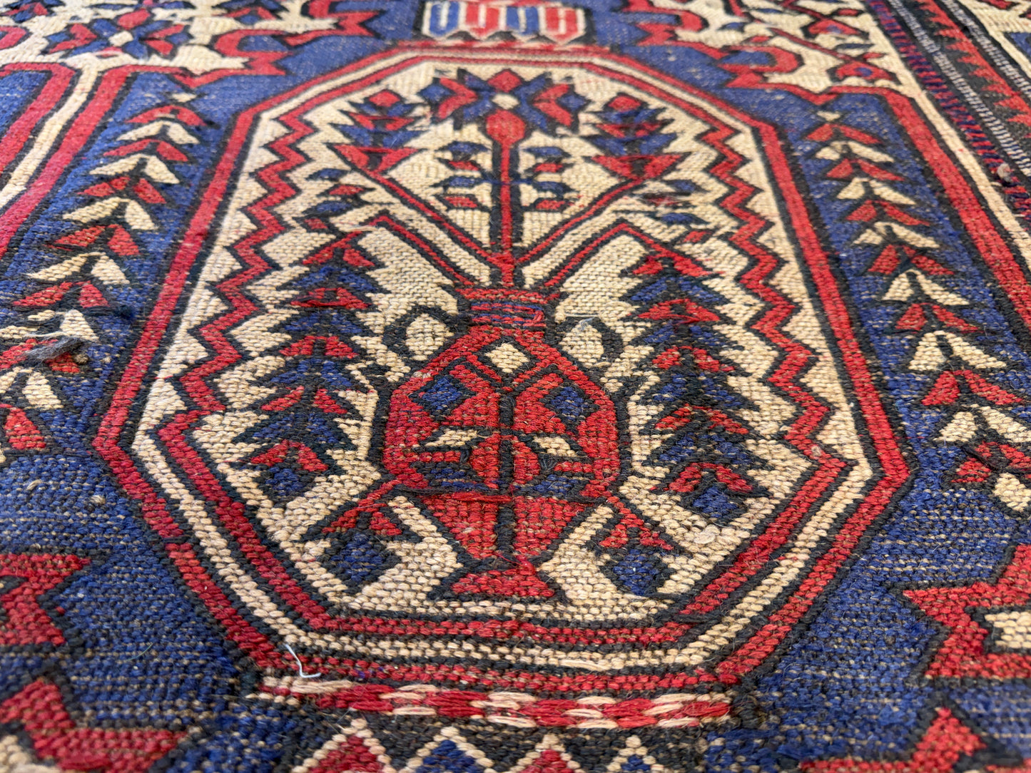 4’8”x5’10” Hand-Knotted Wool Flatweave Oriental Area Rug