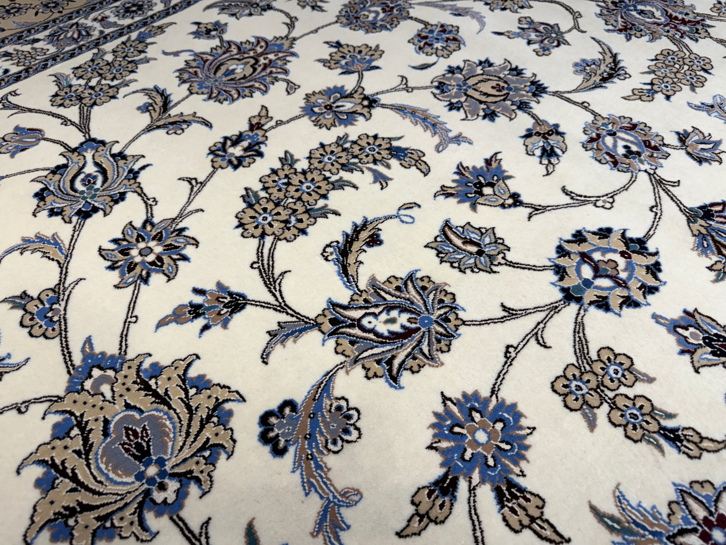 9’10”x12’11” Very Fine Hand-Knotted Persian Nain Signed Area Rug