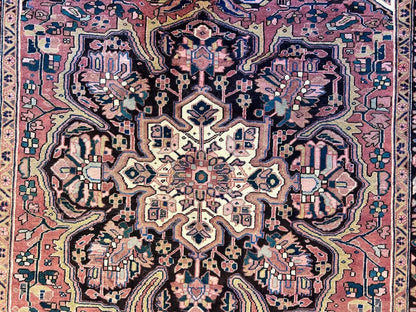 8’ x 11’3” Hand knotted Persian Heriz Rug