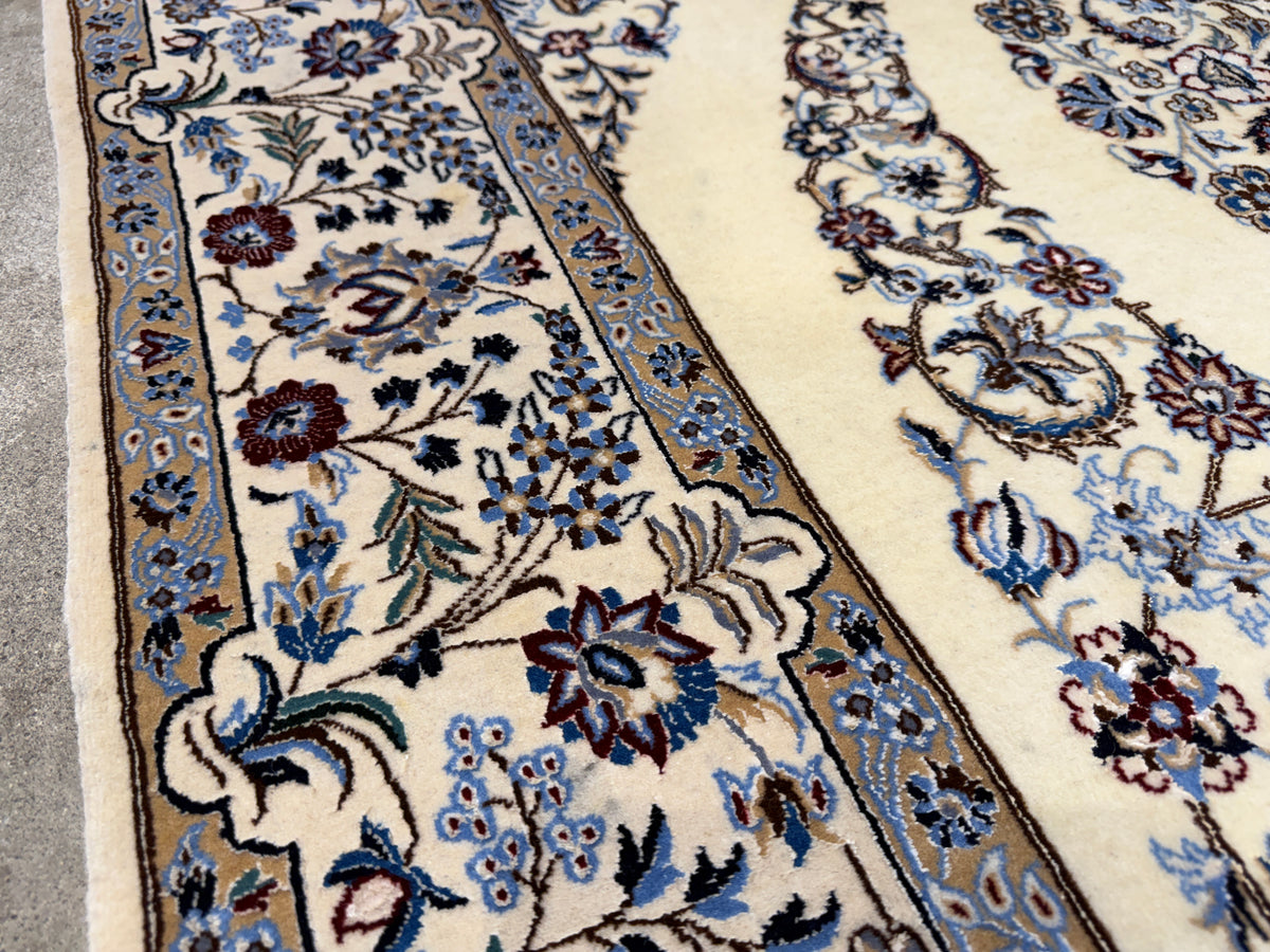 Hand-Knotted 6 La Persian Nain Rug - Signed Habibian - 4'4"x6'8"