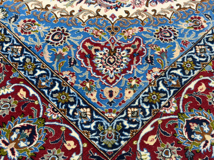 Hand-Knotted Persian Isfahan Rug - 5’2”x7’10”