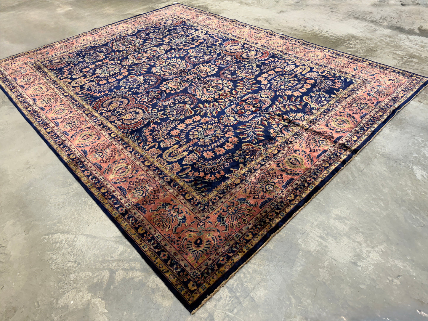 10’4”x13’8” Fine Hand-Knotted IndoSarouk Area rug